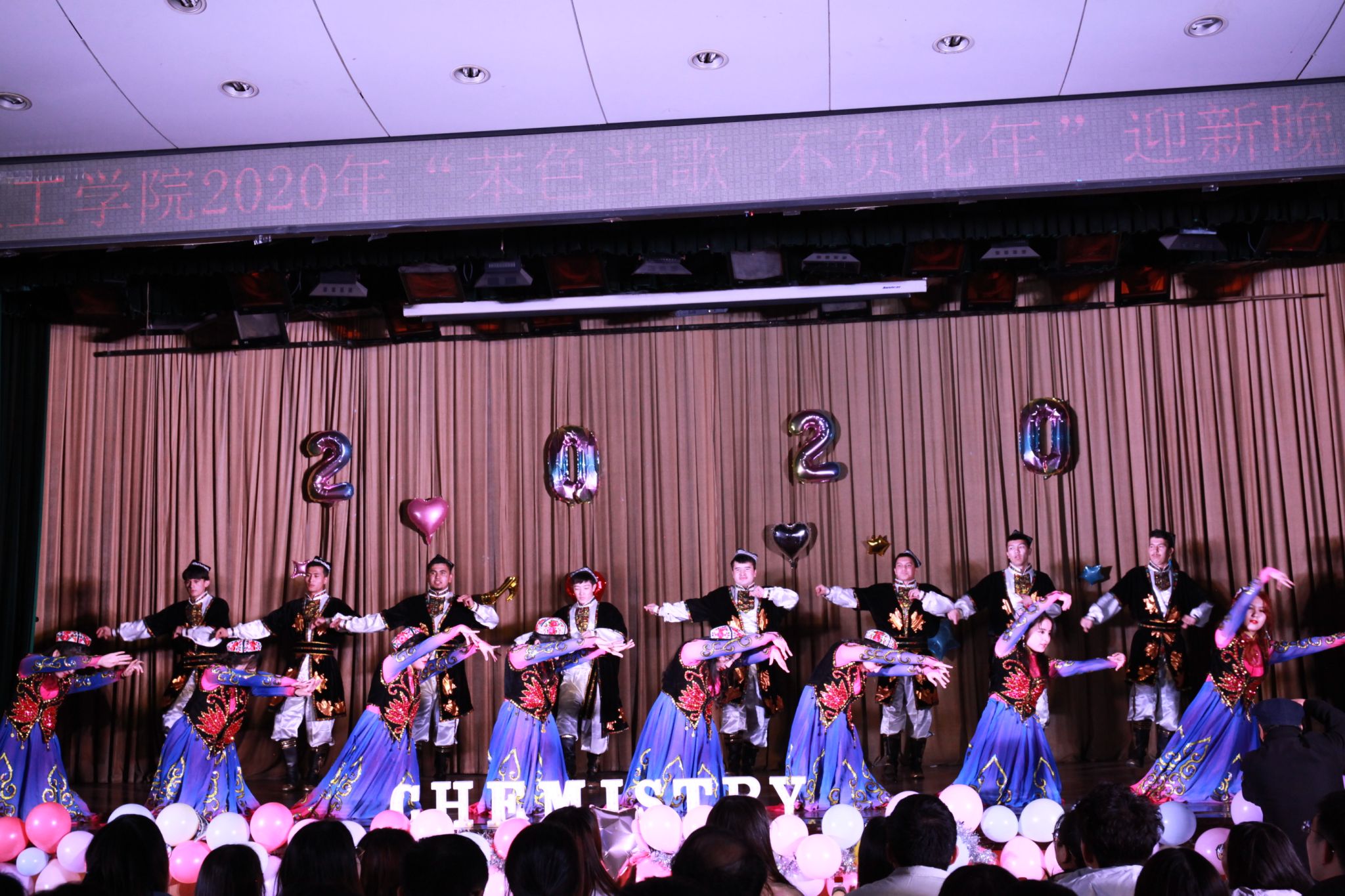 民族舞1.JPG 民族舞1.JPG